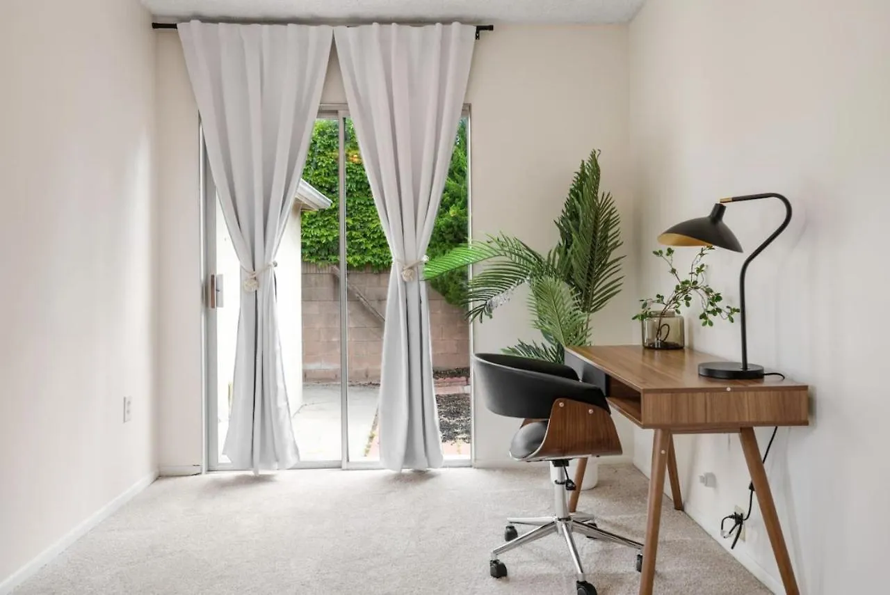 Holiday home Vintage Vibes Near Airport Games Sleeps 8 Villa Long Beach United States