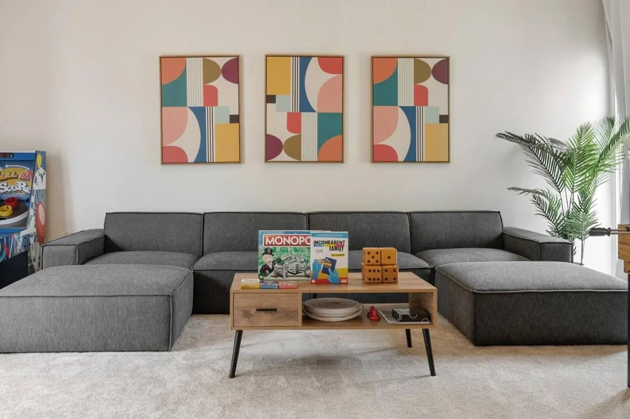 Vintage Vibes Near Airport Games Sleeps 8 Villa Long Beach Holiday home